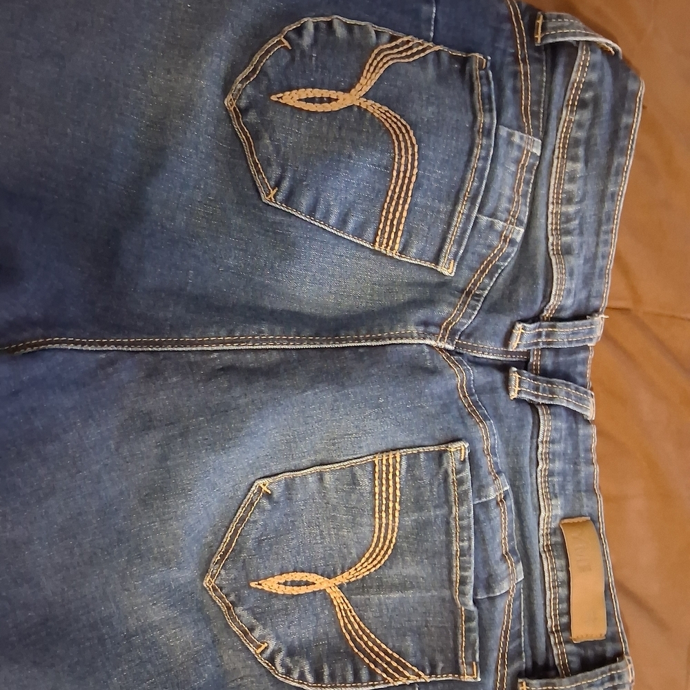 WannaBettaButt Distressed Mid Rise Blue Jeans Size 11. Excellent Shape - Picture 6 of 8